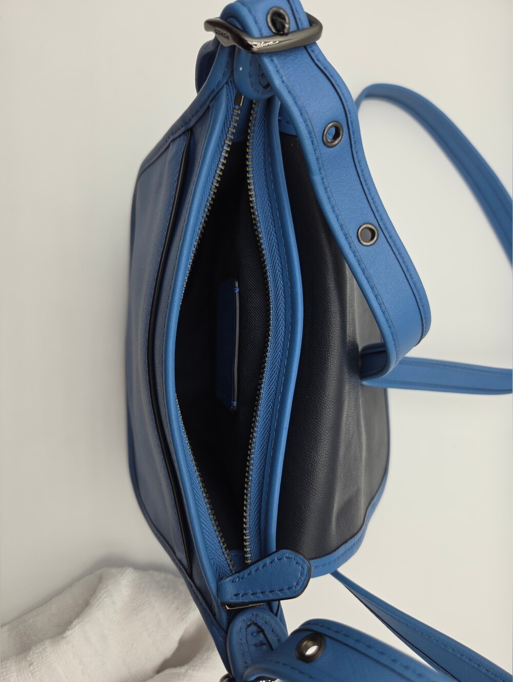 Coach Mini Crossbody - 57731 - Picture 5 of 9